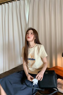 Artistic Towel Embroidery Printed Short Sleeve T-Shirt for Women - Summer Slim Fit Shoulder Top, Casual Chic Style