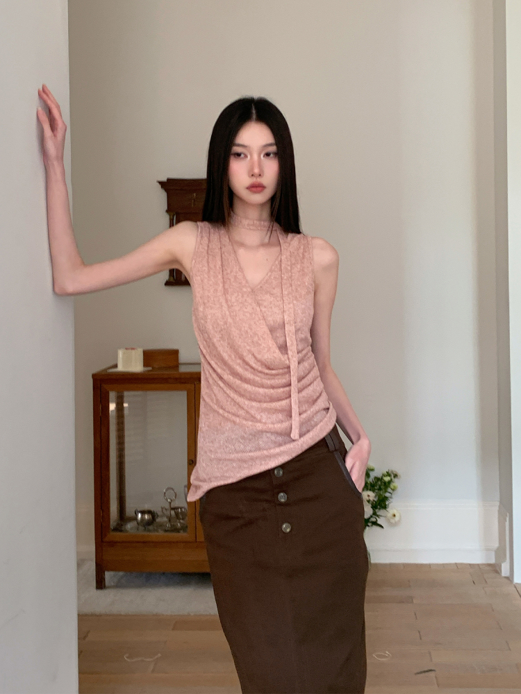 Asymmetrical Hem Pleated Halter Top - Flowy Summer Design with Side Waist Detail Asymmetrical Hem Pleated Halter Top - Flowy Summer Design with Side Waist Detail