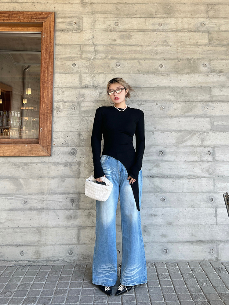 Asymmetrical Long Sleeve T-Shirt for Women - Minimalist Korean Style Slim Fit Top - Fashionable Spring 2025 Design Asymmetrical Long Sleeve T-Shirt for Women - Minimalist Korean Style Slim Fit Top - Fashionable Spring 2025 Design