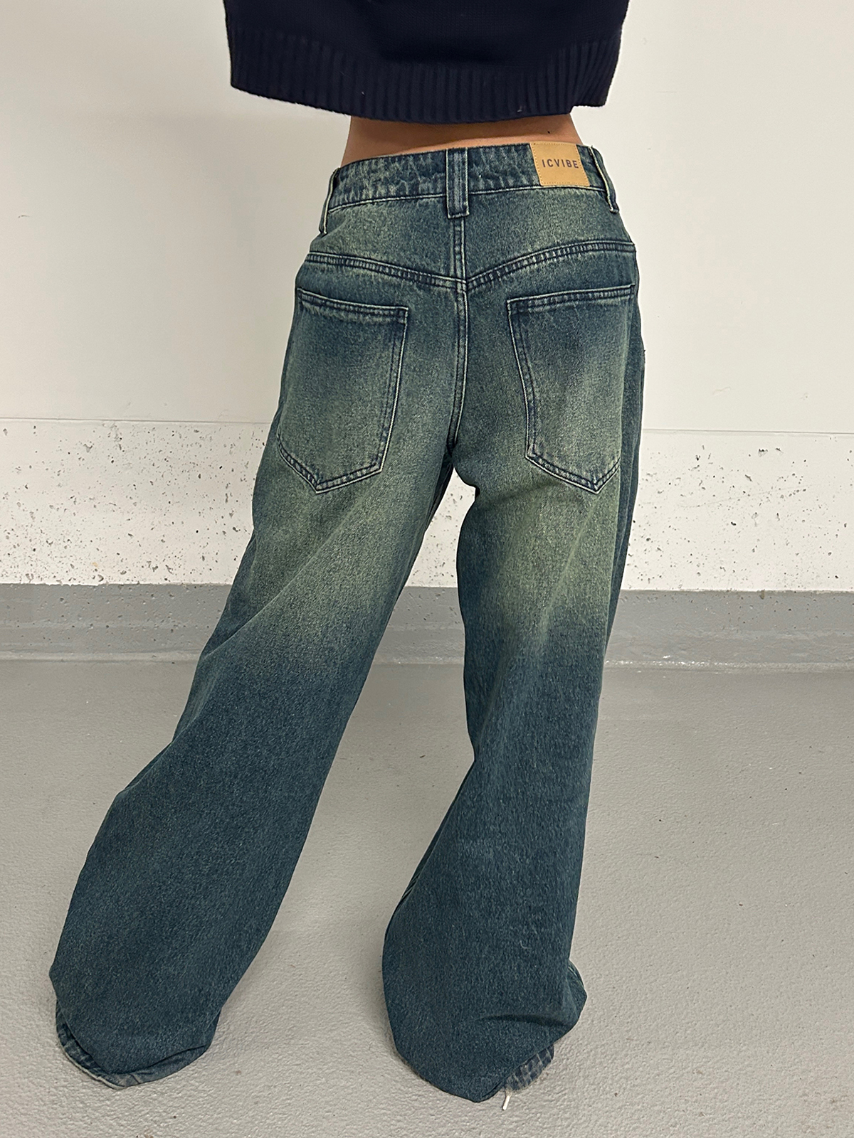 Baggy Skate Pants for Girls - Film-Style Yellow and Blue Wash Slimming Jeans, 90s Inspired Streetwear Fashion Baggy Skate Pants for Girls - Film-Style Yellow and Blue Wash Slimming Jeans, 90s Inspired Streetwear Fashion