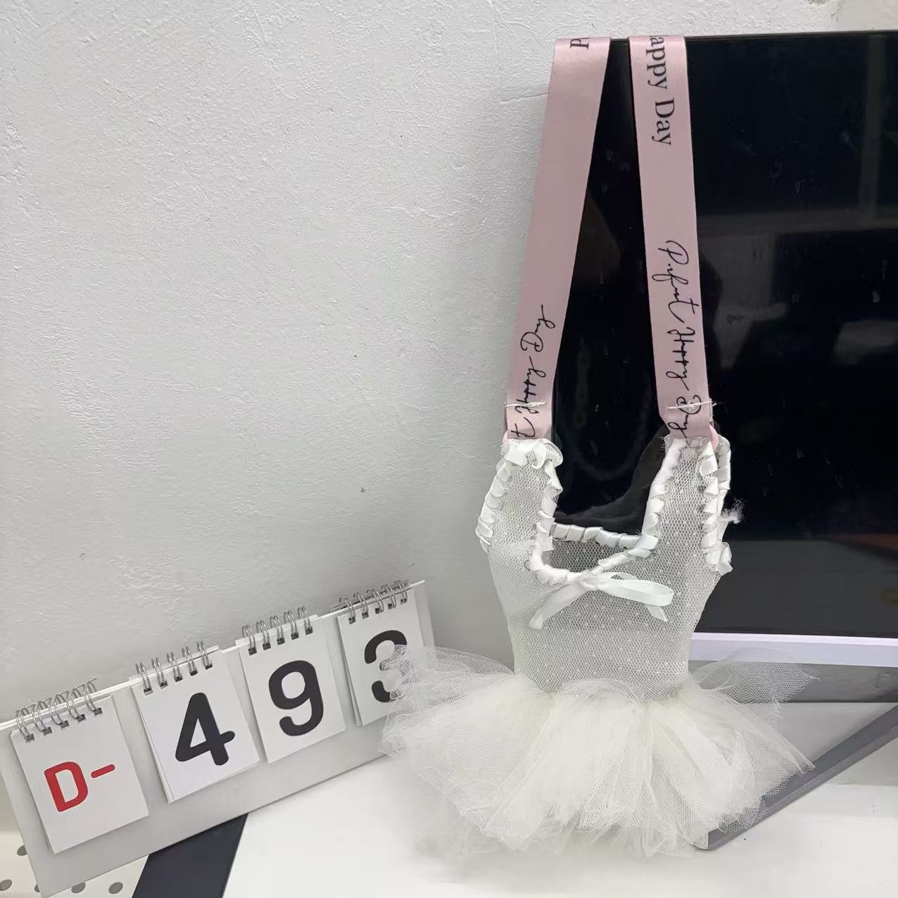 Ballet-Style Heart Phone Bag with Pearl Chain, Mesh Crossbody Tote for Girls - Cute and Chic Accessory Ballet-Style Heart Phone Bag with Pearl Chain, Mesh Crossbody Tote for Girls - Cute and Chic Accessory