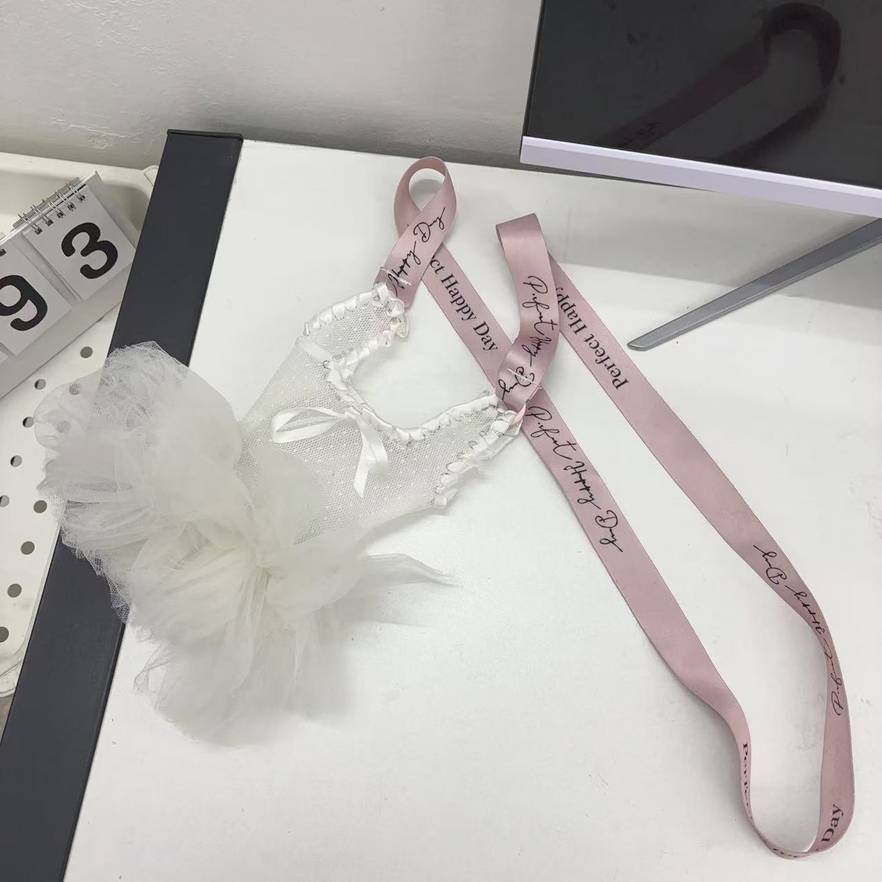 Ballet-Style Heart Phone Bag with Pearl Chain, Mesh Crossbody Tote for Girls - Cute and Chic Accessory Ballet-Style Heart Phone Bag with Pearl Chain, Mesh Crossbody Tote for Girls - Cute and Chic Accessory