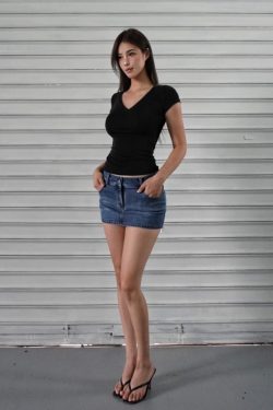 Basic Four-Color V-Neck Fitted Short Sleeve Versatile Top - Trendy Essential for Casual Chic Outfits