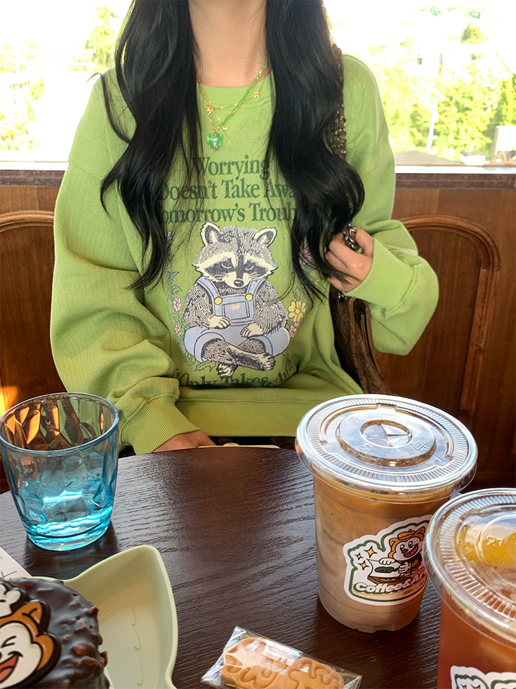 Bear Apocalypse Green Retro Printed Sweatshirt for Women - Vintage Style Thick Pullover for Spring and Autumn Fashion Bear Apocalypse Green Retro Printed Sweatshirt for Women - Vintage Style Thick Pullover for Spring and Autumn Fashion