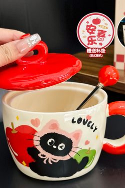 Beautiful Ceramic Apple Mug with Lid and Spoon - Perfect Gift for Girls, Ideal for Birthdays and New Year Celebrations