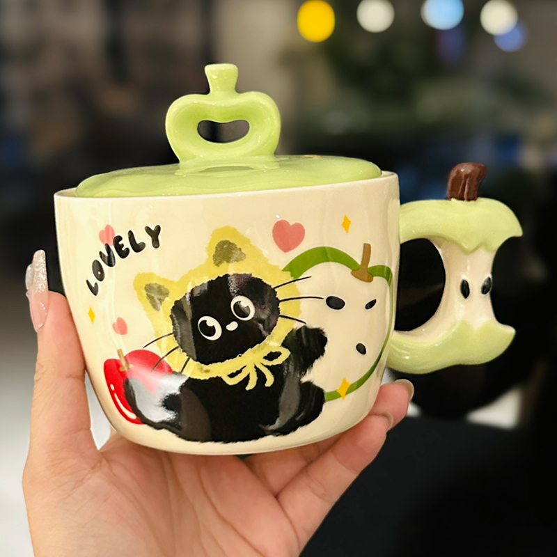 Beautiful Ceramic Apple Mug with Lid and Spoon - Perfect Gift for Girls, Ideal for Birthdays and New Year Celebrations Beautiful Ceramic Apple Mug with Lid and Spoon - Perfect Gift for Girls, Ideal for Birthdays and New Year Celebrations