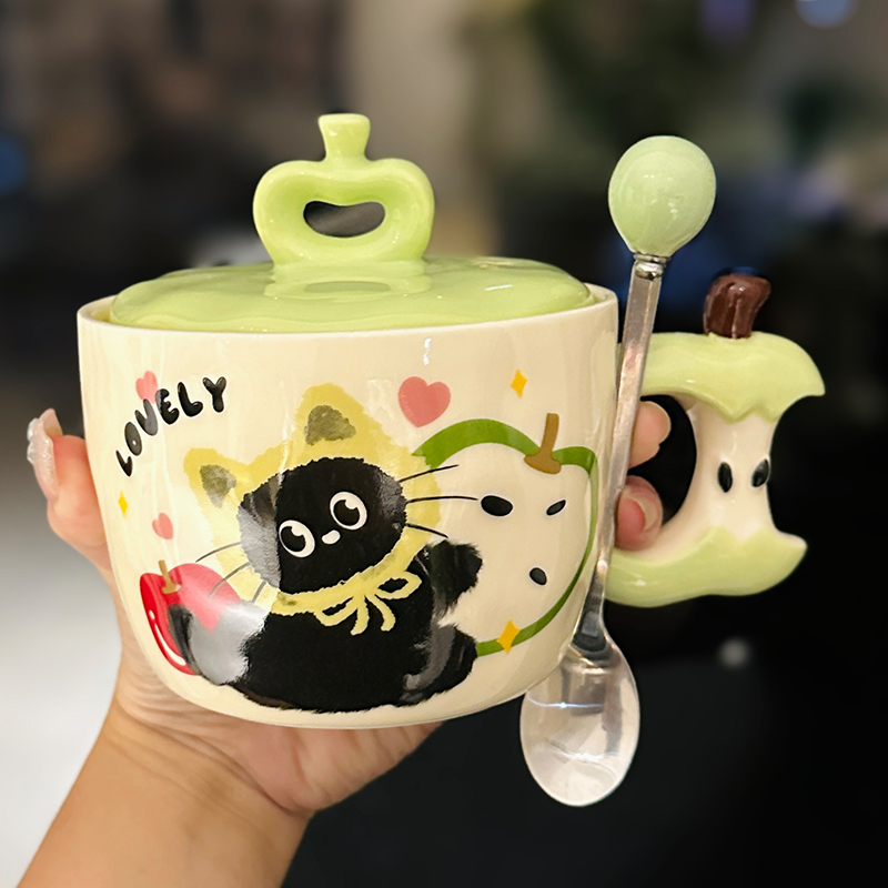 Beautiful Ceramic Apple Mug with Lid and Spoon - Perfect Gift for Girls, Ideal for Birthdays and New Year Celebrations Beautiful Ceramic Apple Mug with Lid and Spoon - Perfect Gift for Girls, Ideal for Birthdays and New Year Celebrations