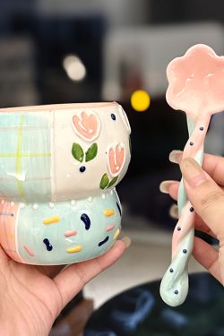 Beautiful Large-Caliber Ceramic Hand-Held Cup for Girls - Underglaze Breakfast Oatmeal Mug, Perfect for Stylish Mornings