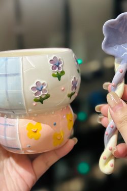 Beautiful Large-Caliber Ceramic Hand-Held Cup for Girls - Underglaze Breakfast Oatmeal Mug, Perfect for Stylish Mornings