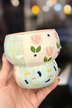 Beautiful Large-Caliber Ceramic Hand-Held Cup for Girls - Underglaze Breakfast Oatmeal Mug, Perfect for Stylish Mornings