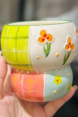 Beautiful Large-Caliber Ceramic Hand-Held Cup for Girls - Underglaze Breakfast Oatmeal Mug, Perfect for Stylish Mornings