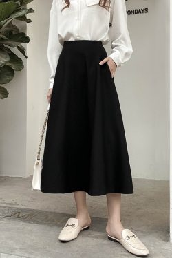 Black A-line Midi Skirt for Women - Slimming Spring/Summer Style with Diagonal Texture, Pockets, and 3D Tailoring