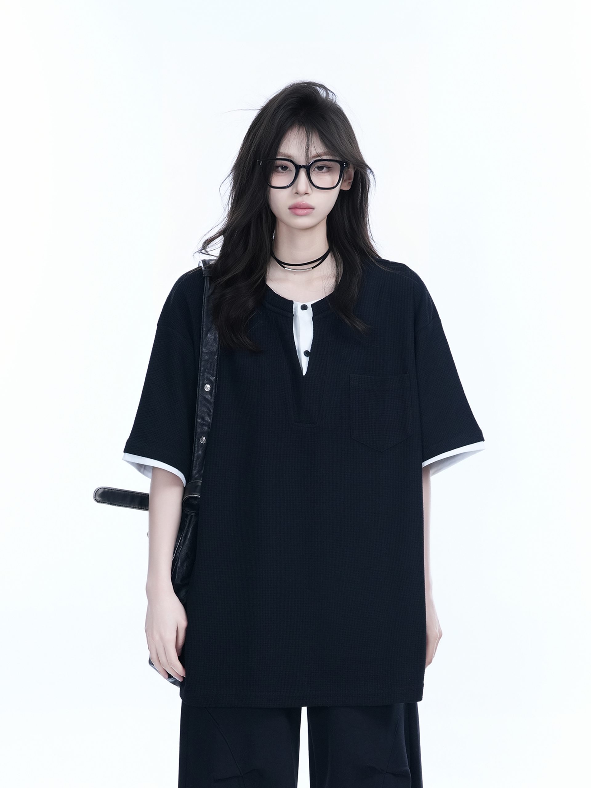 Black and White Color-Block Short Sleeve T-Shirt for Women - Fake Two-Piece Design, Round Neck, Heavy Loose Fit, Summer Style Black and White Color-Block Short Sleeve T-Shirt for Women - Fake Two-Piece Design, Round Neck, Heavy Loose Fit, Summer Style