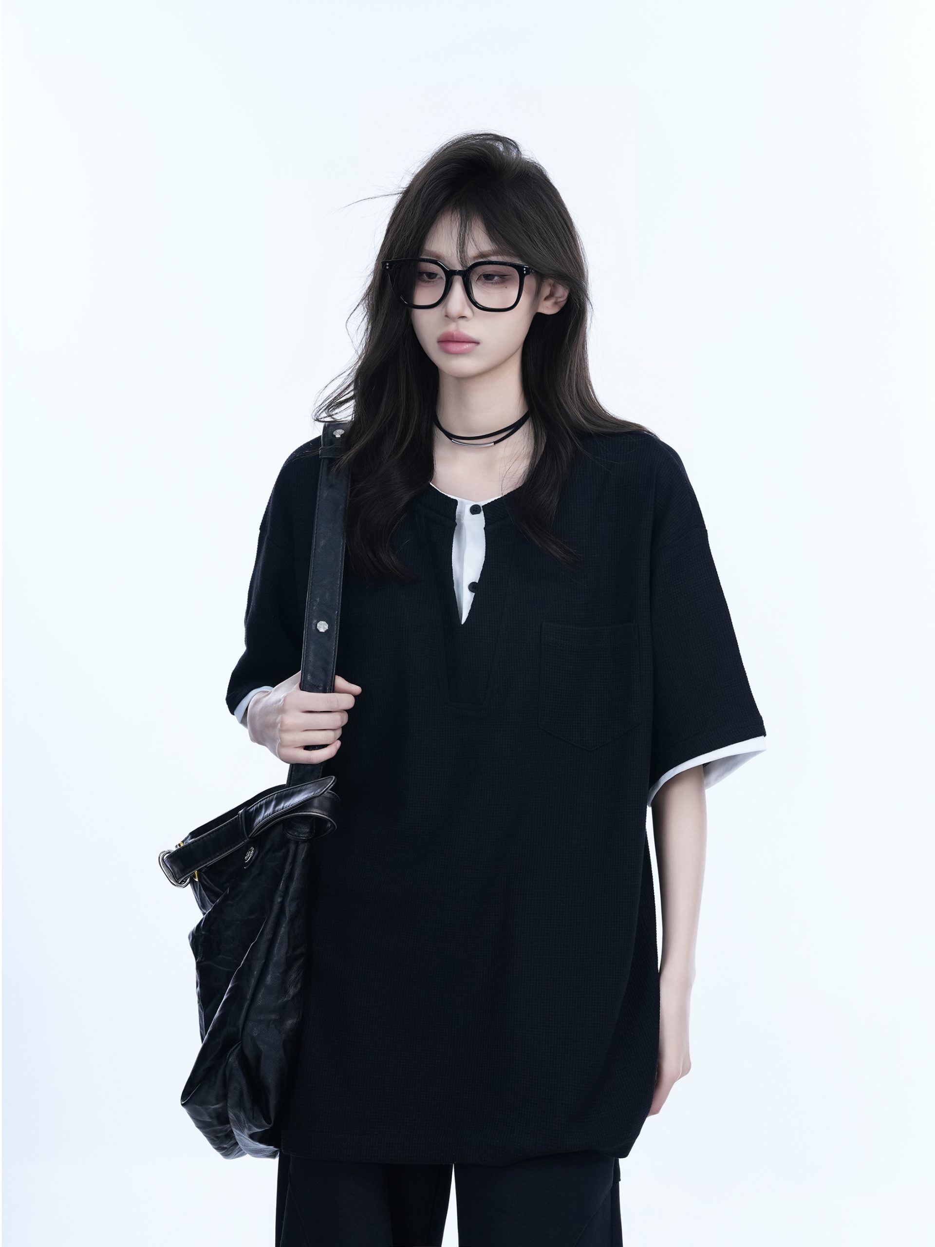 Black and White Color-Block Short Sleeve T-Shirt for Women - Fake Two-Piece Design, Round Neck, Heavy Loose Fit, Summer Style Black and White Color-Block Short Sleeve T-Shirt for Women - Fake Two-Piece Design, Round Neck, Heavy Loose Fit, Summer Style