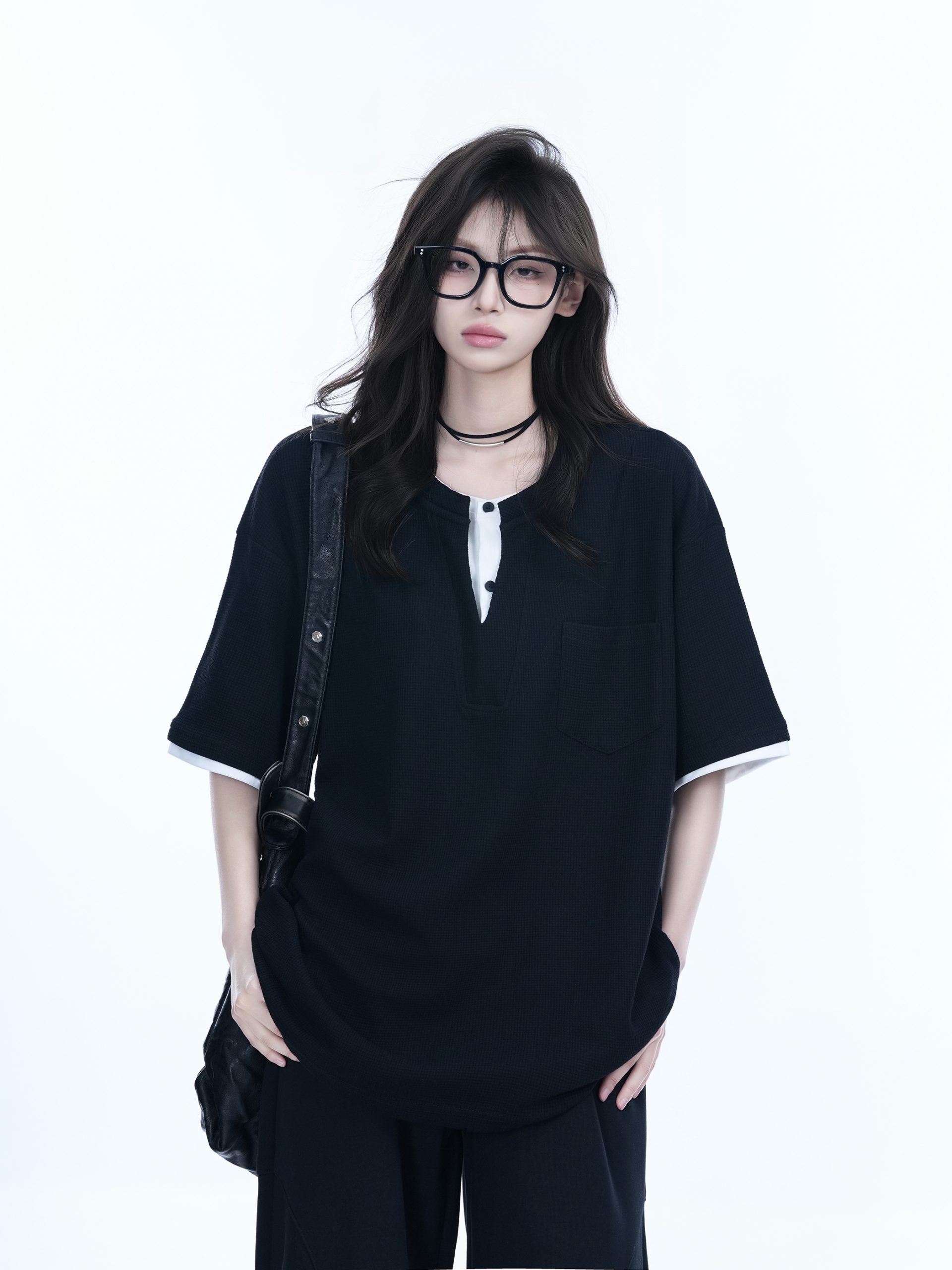 Black and White Color-Block Short Sleeve T-Shirt for Women - Fake Two-Piece Design, Round Neck, Heavy Loose Fit, Summer Style Black and White Color-Block Short Sleeve T-Shirt for Women - Fake Two-Piece Design, Round Neck, Heavy Loose Fit, Summer Style