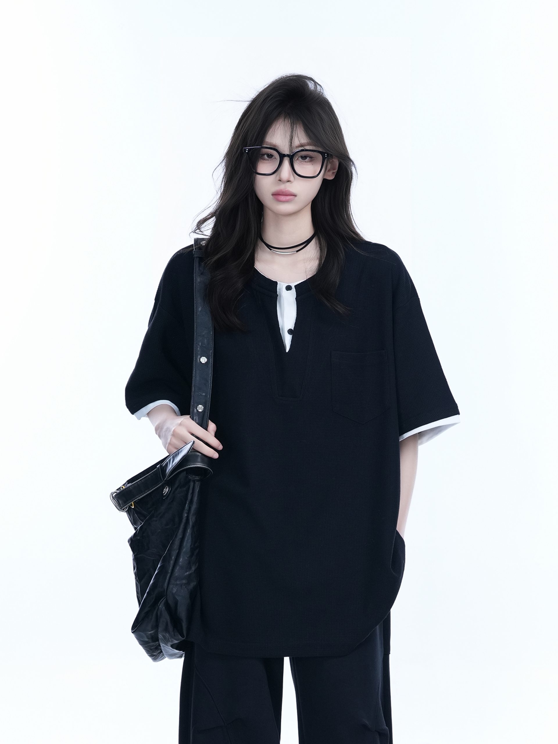 Black and White Color-Block Short Sleeve T-Shirt for Women - Fake Two-Piece Design, Round Neck, Heavy Loose Fit, Summer Style Black and White Color-Block Short Sleeve T-Shirt for Women - Fake Two-Piece Design, Round Neck, Heavy Loose Fit, Summer Style