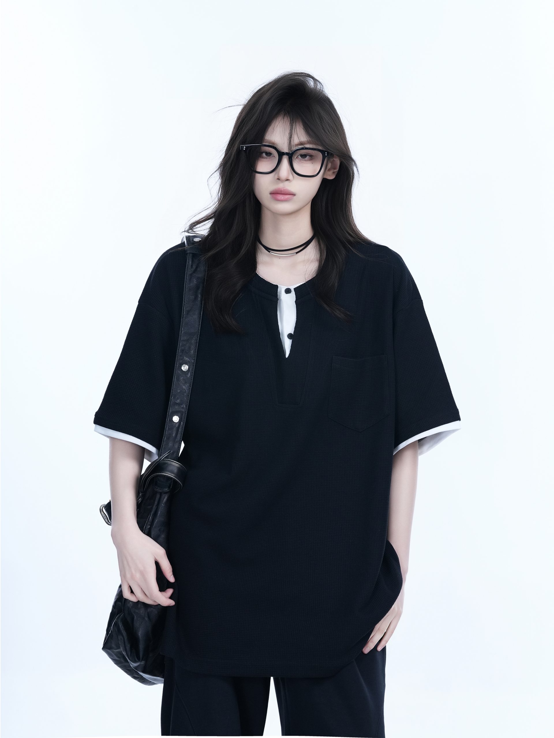 Black and White Color-Block Short Sleeve T-Shirt for Women - Fake Two-Piece Design, Round Neck, Heavy Loose Fit, Summer Style Black and White Color-Block Short Sleeve T-Shirt for Women - Fake Two-Piece Design, Round Neck, Heavy Loose Fit, Summer Style