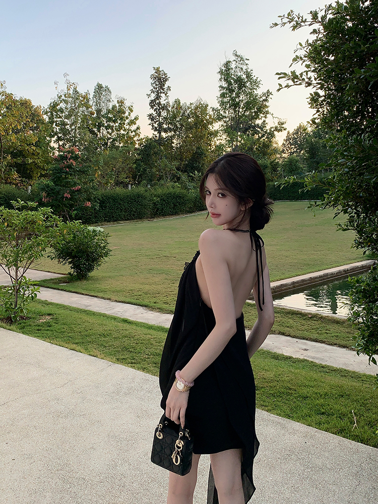 Black Backless Halter Neck Chiffon Dress with Lace - Summer Nanyang Dream Style, Short Skirt, Perfect for 90s and Y2K Fashion Black Backless Halter Neck Chiffon Dress with Lace - Summer Nanyang Dream Style, Short Skirt, Perfect for 90s and Y2K Fashion