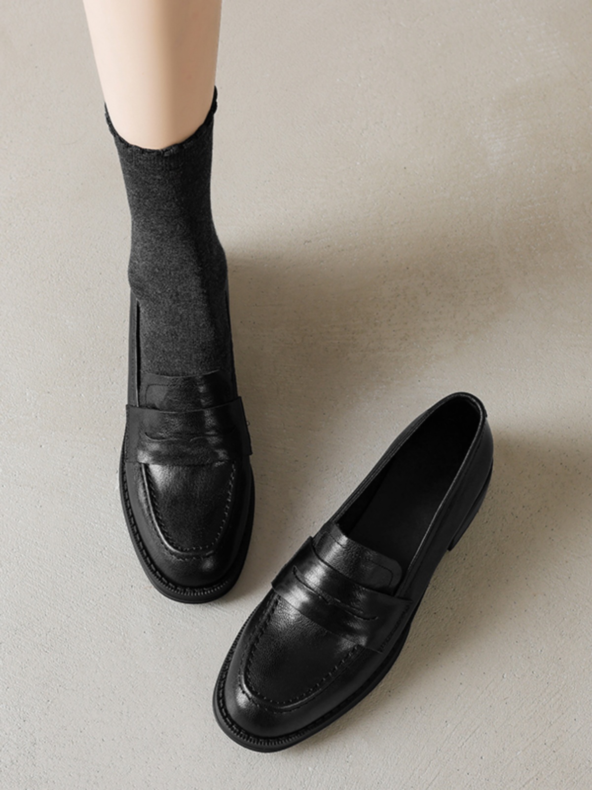 Black Chunky Heel Mid-Heel Loafers for Women - Sheepskin Round-Toe Leather Shoes - British Style Spring/Summer 2025 Fashion Black Chunky Heel Mid-Heel Loafers for Women - Sheepskin Round-Toe Leather Shoes - British Style Spring/Summer 2025 Fashion