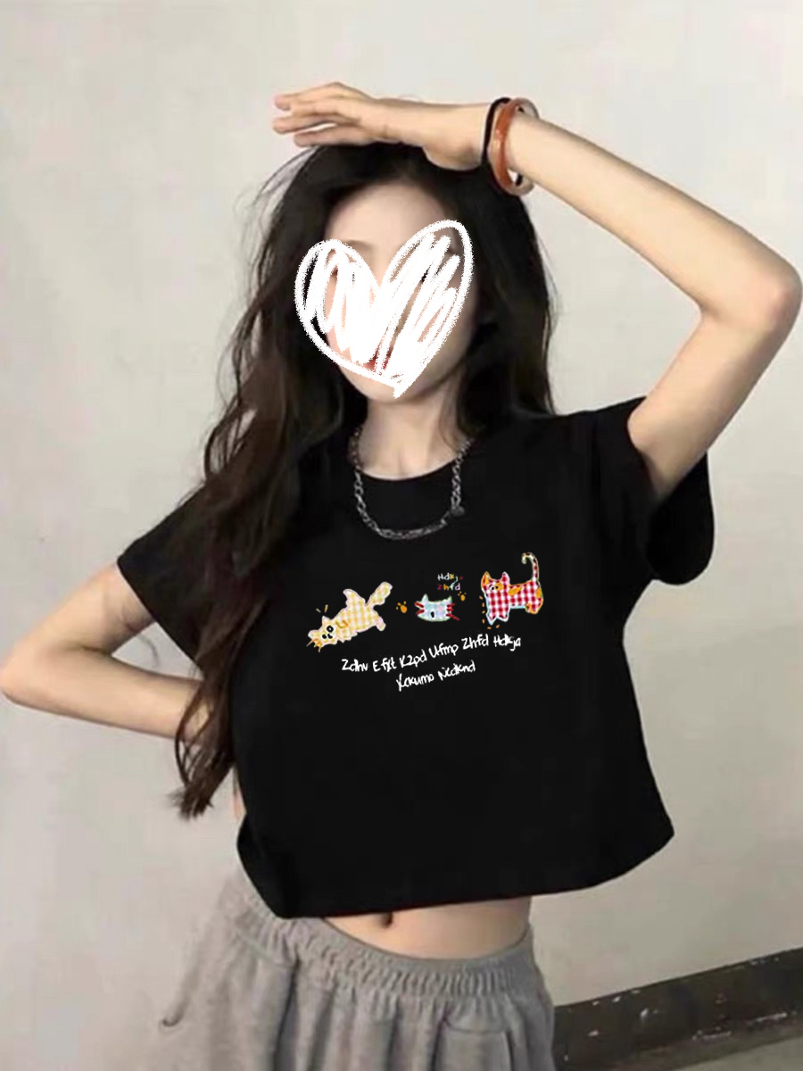 Black Cropped Short-Sleeve T-Shirt for Women - Youthful Summer Style for Petite Students and Big Kids, Cool and Trendy Fashion Black Cropped Short-Sleeve T-Shirt for Women - Youthful Summer Style for Petite Students and Big Kids, Cool and Trendy Fashion