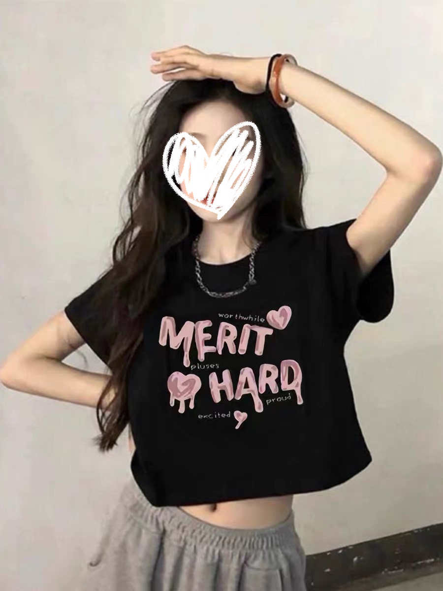 Black Cropped Short-Sleeve T-Shirt for Women - Youthful Summer Style for Petite Students and Big Kids, Cool and Trendy Fashion Black Cropped Short-Sleeve T-Shirt for Women - Youthful Summer Style for Petite Students and Big Kids, Cool and Trendy Fashion