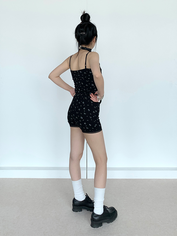 Black Floral Casual Shorts with Lace Details - Elastic Fabric Hot Pants for Home and Summer Wear Black Floral Casual Shorts with Lace Details - Elastic Fabric Hot Pants for Home and Summer Wear