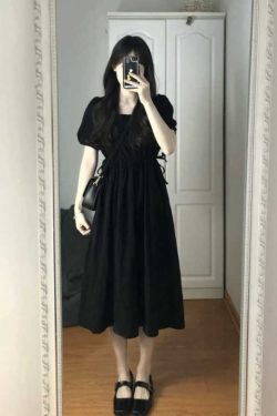 Black Hepburn-Style Square Neck Dress for Women - Summer 2025, Petite, Waist-Cinching, Slimming Long Dress, Timeless Elegance
