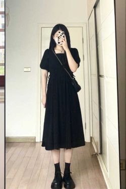Black Hepburn-Style Square Neck Dress for Women - Summer 2025, Petite, Waist-Cinching, Slimming Long Dress, Timeless Elegance