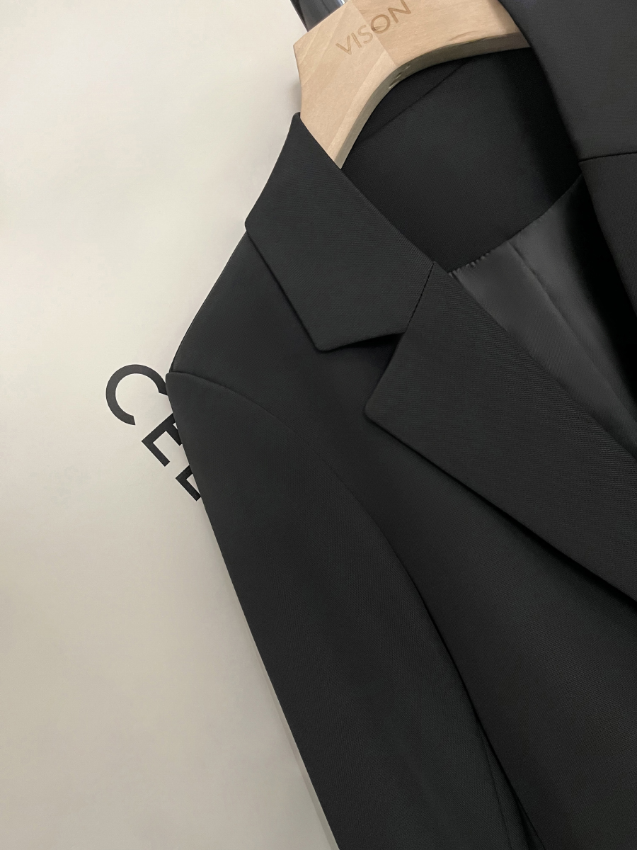 Black Korean-Style Slim Fit Suit Jacket for Women - 2025 Spring Autumn Hepburn-Inspired Professional Attire Black Korean-Style Slim Fit Suit Jacket for Women - 2025 Spring Autumn Hepburn-Inspired Professional Attire