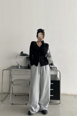 Black Long Sleeve Elastic Waist Cardigan for Women - Flattering Slim-Fit Round Neck Top, Sexy Autumn Layering Essential