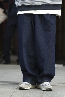 Black Loose-Fitting Retro Wide-Leg Cargo Pants for Men - Casual American Style, Trendy 90s Inspired Straight-Leg Design