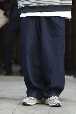 Black Loose-Fitting Retro Wide-Leg Cargo Pants for Men - Casual American Style, Trendy 90s Inspired Straight-Leg Design