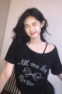 Black Off-Shoulder Bow Print T-Shirt for Women - Summer Casual Loose Short Sleeve Trendy Top