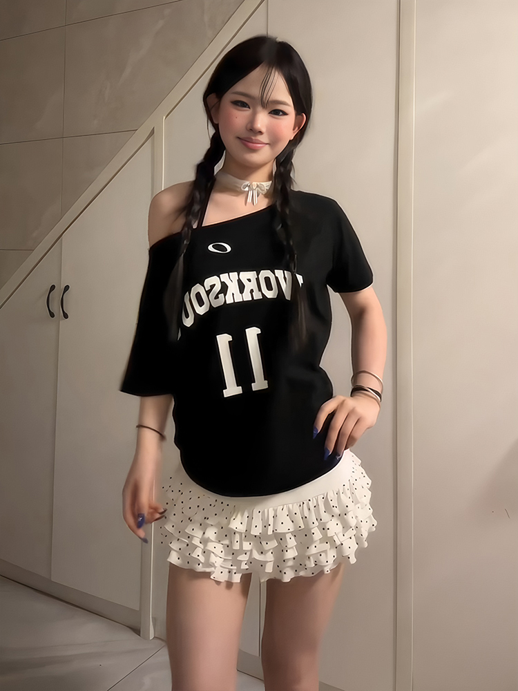 Black Off-Shoulder Short Sleeve Women's T-Shirt - Casual Loose Fit Summer Top with Letter Print - Sexy American Style Fashion Black Off-Shoulder Short Sleeve Women's T-Shirt - Casual Loose Fit Summer Top with Letter Print - Sexy American Style Fashion