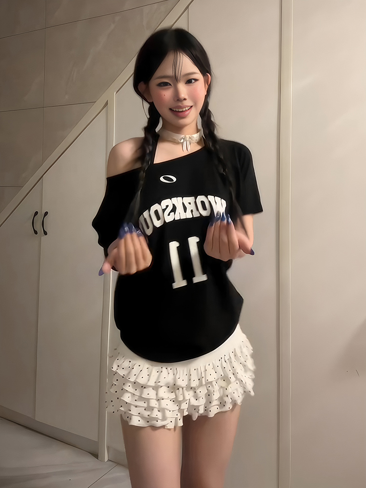 Black Off-Shoulder Short Sleeve Women's T-Shirt - Casual Loose Fit Summer Top with Letter Print - Sexy American Style Fashion Black Off-Shoulder Short Sleeve Women's T-Shirt - Casual Loose Fit Summer Top with Letter Print - Sexy American Style Fashion