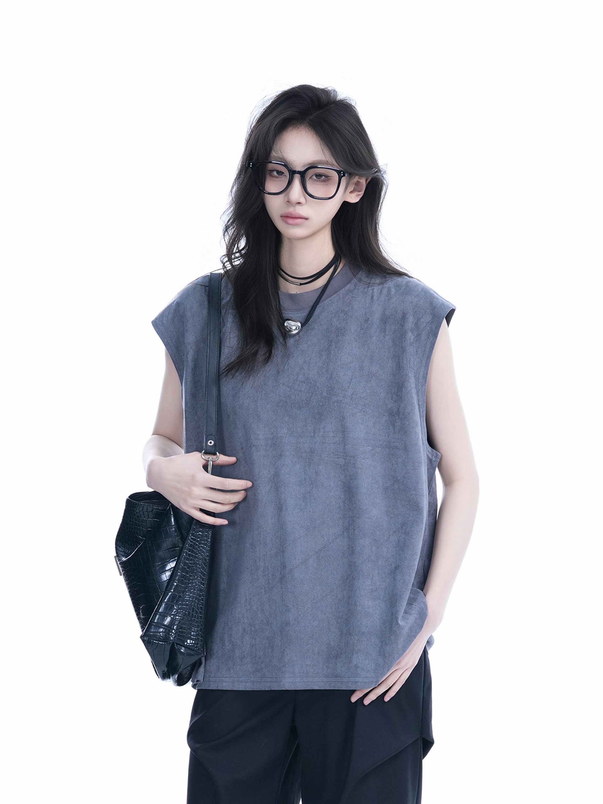 Black Oversized Sleeveless Tank Top for Women - Casual American Style with 'Sit and Eat Until the Mountains Are Empty' Graphic Black Oversized Sleeveless Tank Top for Women - Casual American Style with 'Sit and Eat Until the Mountains Are Empty' Graphic