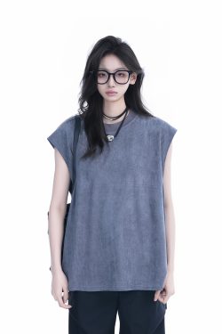 Black Oversized Sleeveless Tank Top for Women - Casual American Style with 'Sit and Eat Until the Mountains Are Empty' Graphic