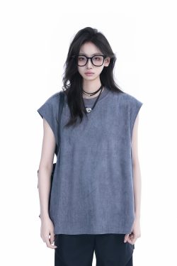 Black Oversized Sleeveless Tank Top for Women - Casual American Style with 'Sit and Eat Until the Mountains Are Empty' Graphic