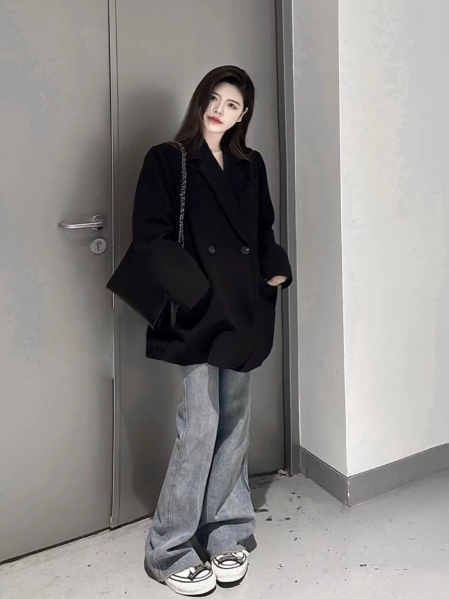 Black Oversized Women's Suit Jacket - High-End Casual Blazer for Spring & Autumn 2025, Trendy Niche Silhouette Black Oversized Women's Suit Jacket - High-End Casual Blazer for Spring & Autumn 2025, Trendy Niche Silhouette