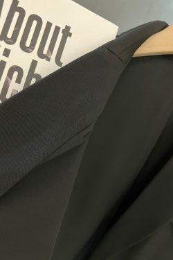 Black Petite Loose Short-Sleeve Blazer for Women - Lightweight Summer 2025 Design, Flattering Short Fit, Stylish & Versatile