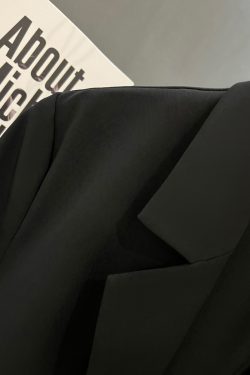 Black Petite Loose Short-Sleeve Blazer for Women - Lightweight Summer 2025 Design, Flattering Short Fit, Stylish & Versatile