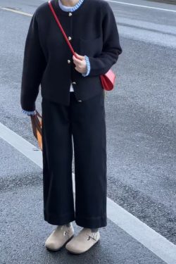 Black Plus-Size Petite Women's Nine-Point Straight-Leg Jeans for Pear-Shaped Figures, Loose-Fitting Design for Thick Thighs and Wide Hips