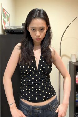 Black Polka Dot Halter Neck Sleeveless Top for Women - V-Neck, Slim Fit, Trendy Summer Outfit, Flattering Style for Hot Girls