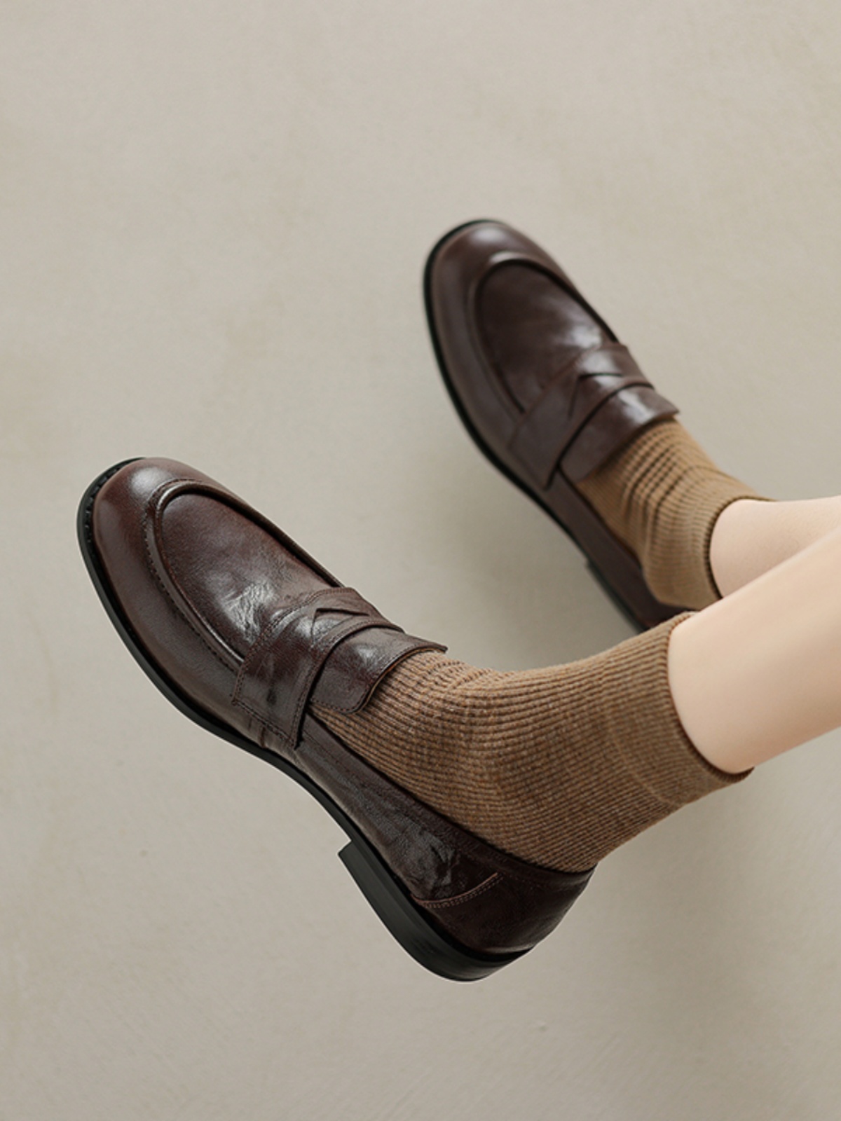 Black Sheepskin Flat Loafers for Women - 2025 Summer Round Toe Slip-On Leather Shoes, Y2K Inspired Comfort Fashion Black Sheepskin Flat Loafers for Women - 2025 Summer Round Toe Slip-On Leather Shoes, Y2K Inspired Comfort Fashion