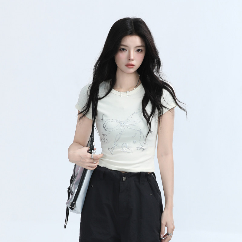 Black Short-Sleeve T-Shirt for Women - American Retro Style with Bow Design - Slim Fit Summer Top for Spicy Girls Black Short-Sleeve T-Shirt for Women - American Retro Style with Bow Design - Slim Fit Summer Top for Spicy Girls