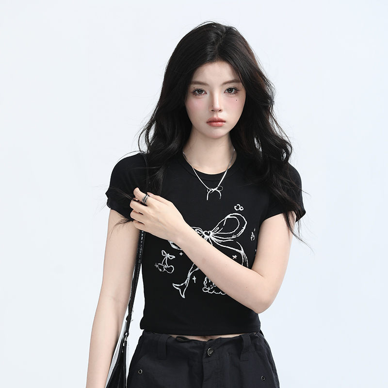 Black Short-Sleeve T-Shirt for Women - American Retro Style with Bow Design - Slim Fit Summer Top for Spicy Girls Black Short-Sleeve T-Shirt for Women - American Retro Style with Bow Design - Slim Fit Summer Top for Spicy Girls
