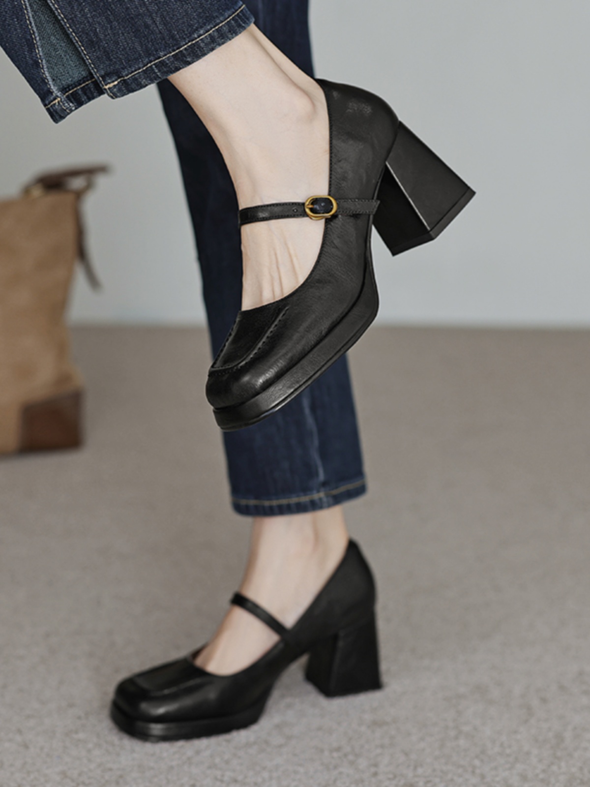 Black Square-Toe Mary Jane Shoes for Women, Chunky Heel, Waterproof Platform, Shallow Mouth, Trendy Summer Style Black Square-Toe Mary Jane Shoes for Women, Chunky Heel, Waterproof Platform, Shallow Mouth, Trendy Summer Style