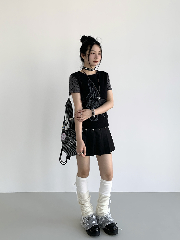 Black Star-Shaped Rivet Pleated Midi Skirt with Layered Design and Versatile Black Strap - Y2K Fashion Essential Black Star-Shaped Rivet Pleated Midi Skirt with Layered Design and Versatile Black Strap - Y2K Fashion Essential