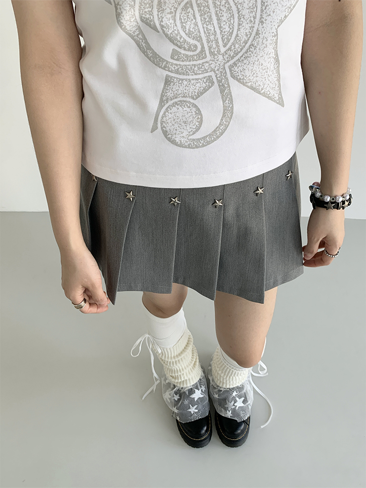 Black Star-Shaped Rivet Pleated Midi Skirt with Layered Design and Versatile Black Strap - Y2K Fashion Essential Black Star-Shaped Rivet Pleated Midi Skirt with Layered Design and Versatile Black Strap - Y2K Fashion Essential