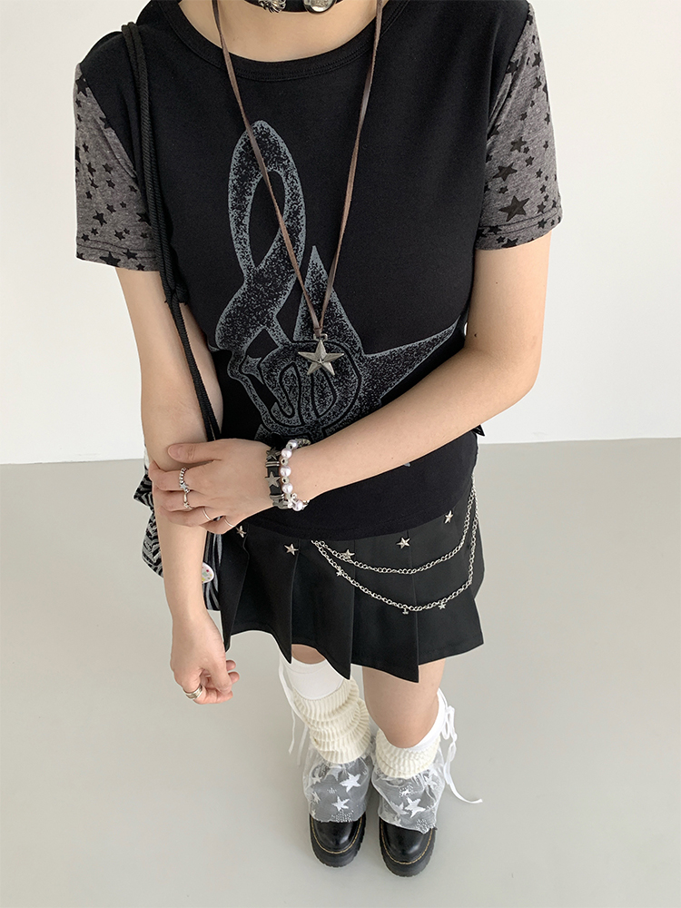 Black Star-Shaped Rivet Pleated Midi Skirt with Layered Design and Versatile Black Strap - Y2K Fashion Essential Black Star-Shaped Rivet Pleated Midi Skirt with Layered Design and Versatile Black Strap - Y2K Fashion Essential